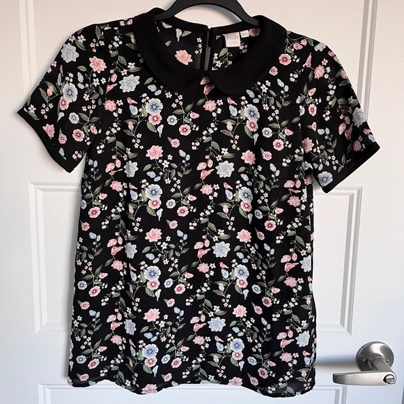 Flower pattern t-shirt with Peter Pan collar - Picture 2 of 3